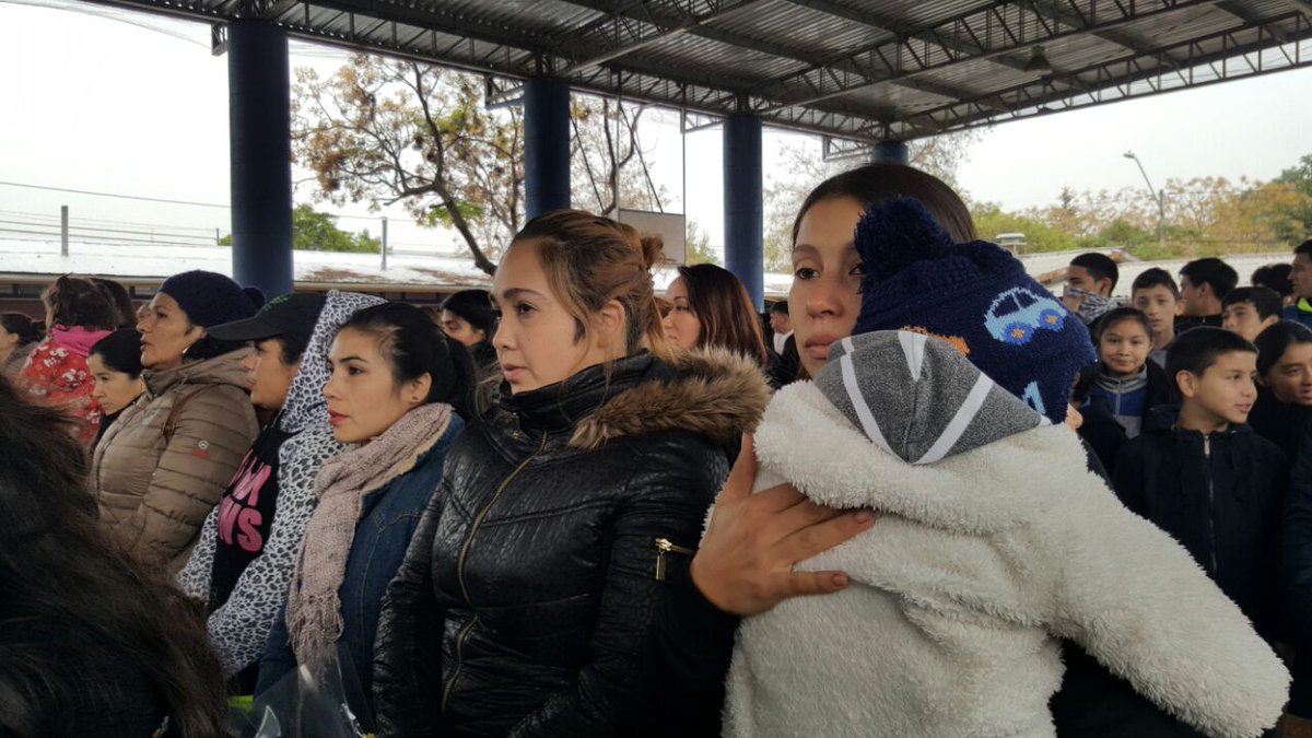 MuniCerrillos's tweet photo. Seguimos celebrando con nuestras Madres Cerrillanas, hoy en @luisvargassal  junto a @alcaldeaguirre #felizdiamamacerrillana @daem_cerrillos https://t.co/Iu9R2Ub8fY