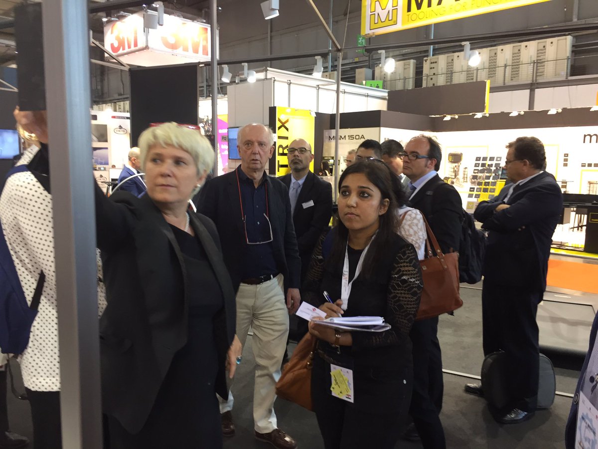 Lamiera2025's tweet photo. A #Lamiera17 le delegazioni estere in visita alla speciale mostra #LamieraLiving pad 15 stand e10 https://t.co/kaWqAEqTRO