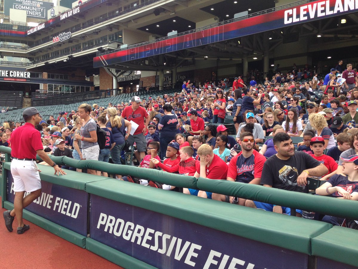 wkyc's tweet photo. It's one of our weather education days with the @Indians. @BetsyKling @holliesmiles @MichaelEstimeWX https://t.co/3JMJWRaDvv