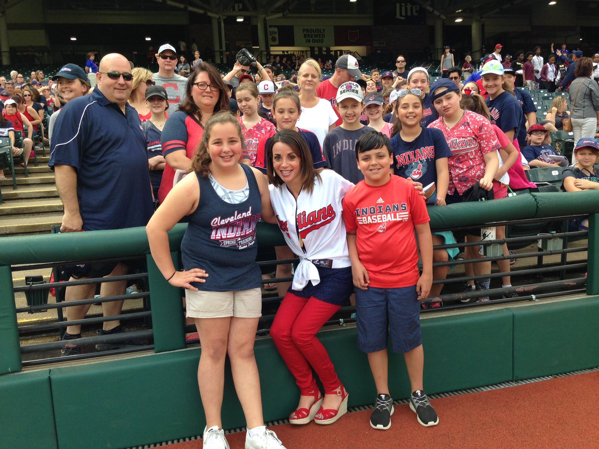 wkyc's tweet photo. It's one of our weather education days with the @Indians. @BetsyKling @holliesmiles @MichaelEstimeWX https://t.co/3JMJWRaDvv