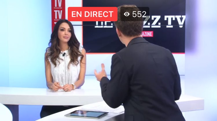 NabillaACTU's tweet photo. Nabilla est actuellement en live sur le Facebook de TV Magazine !
Lien ➡️ https://t.co/cAViL5HUgf https://t.co/D34PomNy33