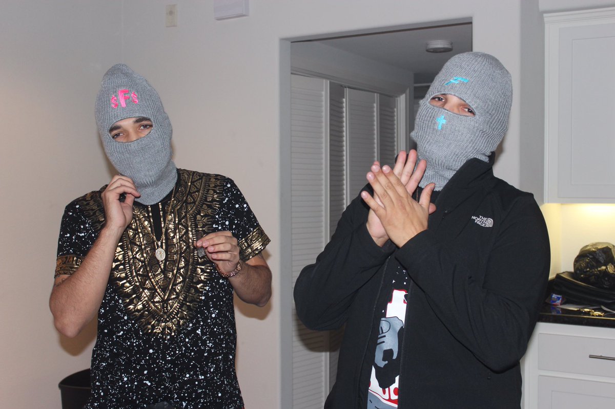finessinforeVr's tweet photo. "Got some hittas on the squad and they goin hard" 🙃🥞 #finessinforeVr https://t.co/JpNCIShpag