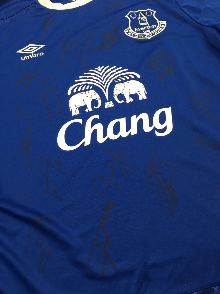 EFCHospitality's tweet image. WIN: We have a 16/17 home shirt signed by the first team to give away, follow &amp;amp; RT for a chance to win, winner chosen on 22/5