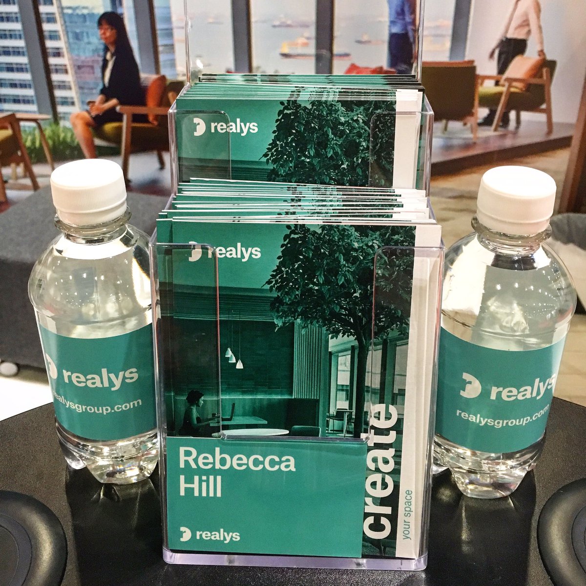 BecciLHill's tweet photo. #Massage, water, tote bags, charging points &amp; #workspace advice! It's been a busy day at stand 8150! #TBS2017 https://t.co/AvnlYqw9L7