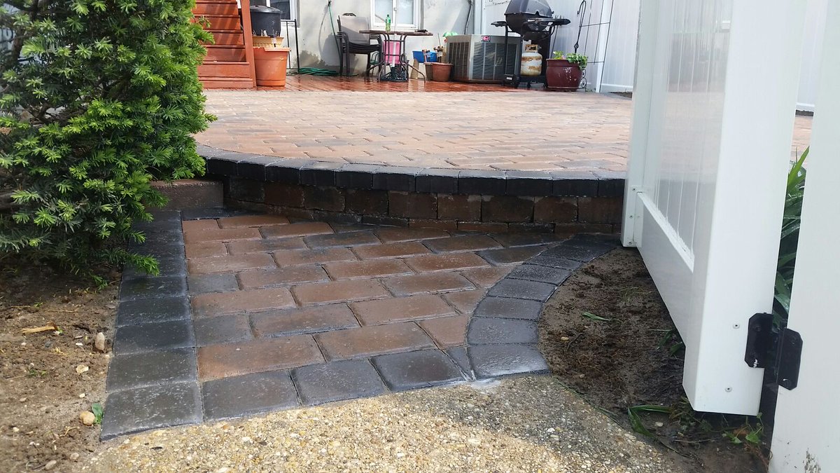 PaversWallsMD's tweet photo. Looking in a #Parkville #Maryland backyard. #PatioBuilder #pavers https://t.co/A97QvhQ1ux