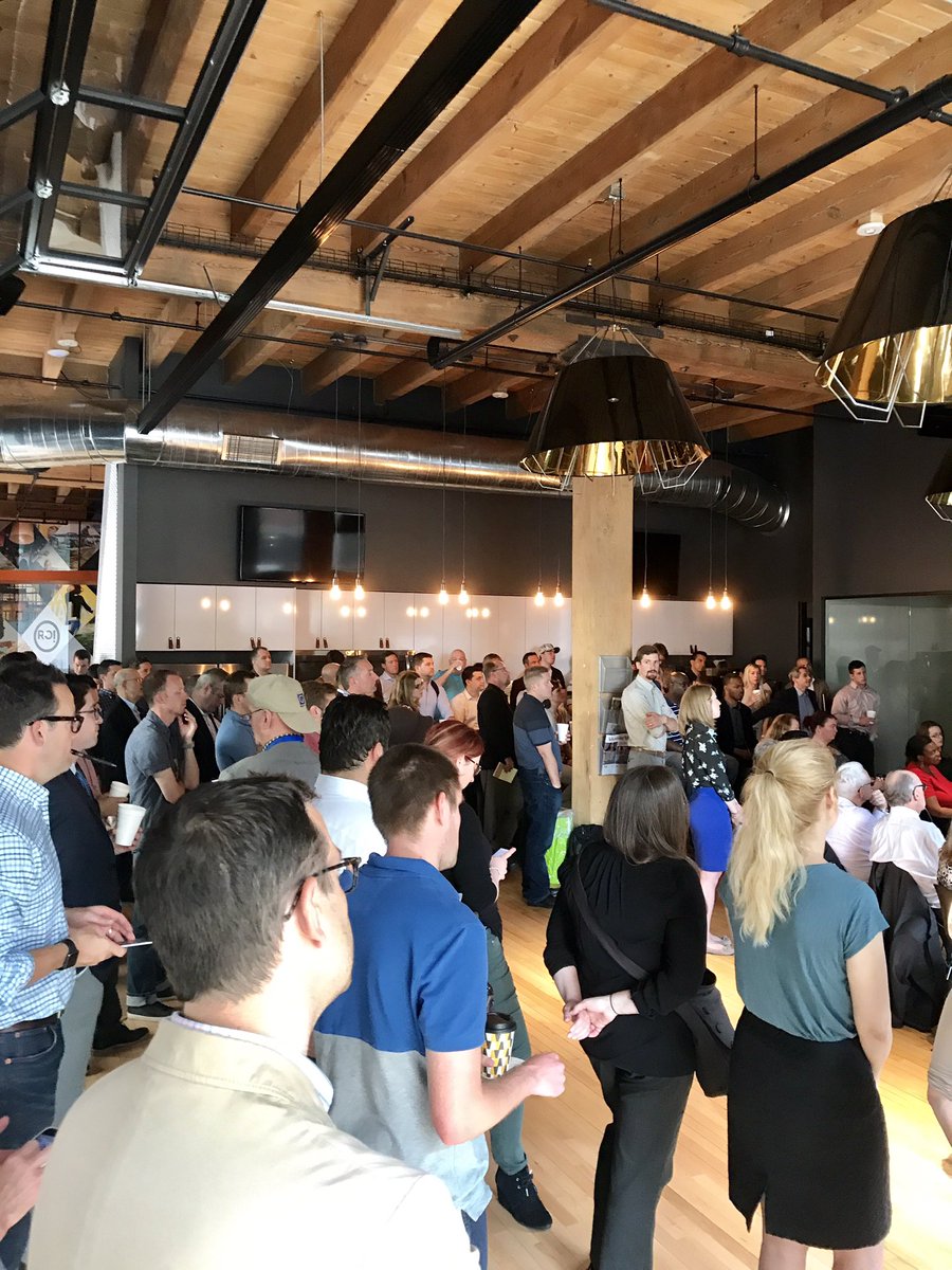 MichaelAntonADM's tweet photo. Thanks to #EmergeMKE &amp; @StartupMKE for having me in to speak to a great group today! #fintech #blockchain #Banking @BankmyBiz https://t.co/LbHAx3bHxM