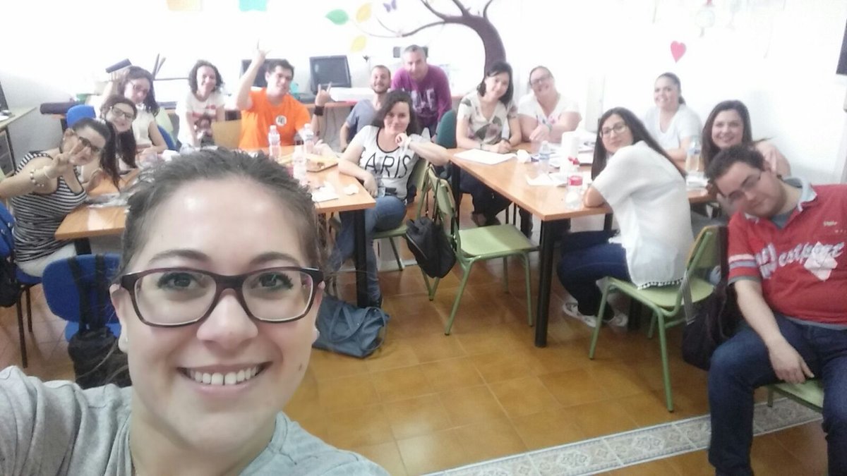 equipolanzaLEN's tweet photo. Precioso y emotivo #ActoDeClausura de #LanzaLÉN 😘
Somos un equipo muy unido, nos queremos muchísimo, y las lágrimas no han podido evitarse. https://t.co/W40xx3jHCr