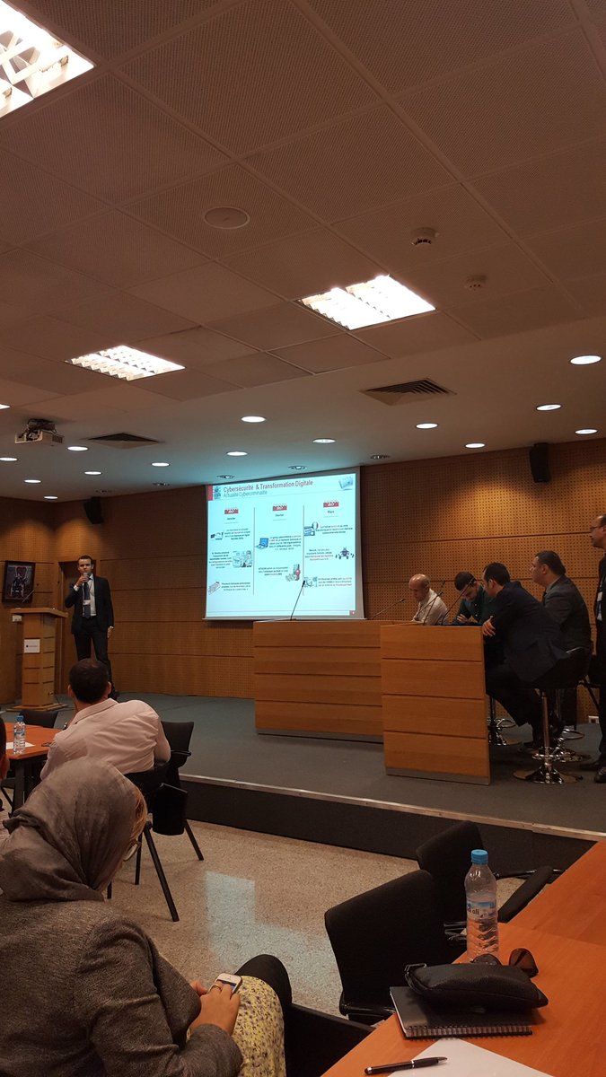 YoussefMISDAQ's tweet photo. seminaire sécurité informatique pour les collaborateurs DSI @SG_Maroc https://t.co/n2qbQBvxO3