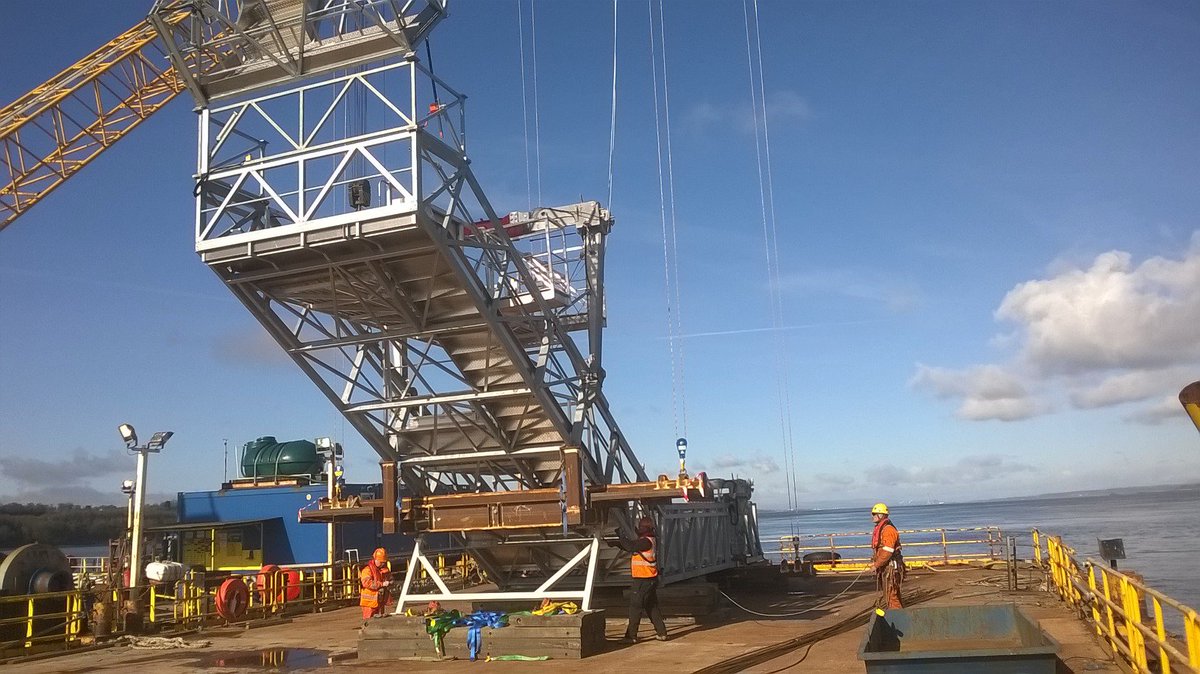 RigmarGroup's tweet photo. Rigmar are proud to be supporting @FRC_Queensferry, by managing their complex rigging operations on the already iconic, Queensferry Crossing https://t.co/CU4agFT2UO