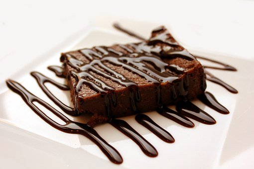 YoYoJumilla's tweet photo. ¿No os hace un rico trocito de #Tarta con #Chocolate?
¡Pues vamos! En #YoYo te estamos esperando
😉😋🍫
#MeriendasYoyeras #ChocolatLovers https://t.co/l3Sznv67vA
