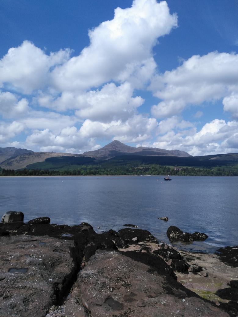 james_groves's tweet photo. Beautiful weather in Arran today. Nice photo of goatfell from Brodick. @AtmosScience https://t.co/v14iegAx2d