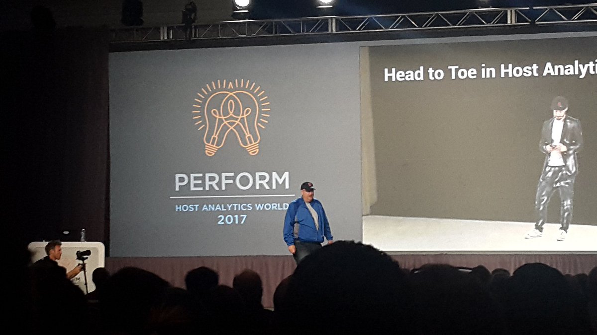 Narendern's tweet photo. @Kellblog starts off at #haworld #perform. You rock sir. https://t.co/e7Rmlugv8B