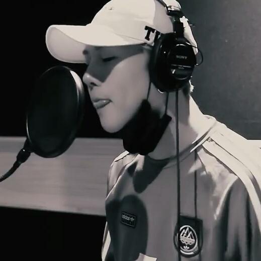 23JOOHEON's tweet photo. masarap yung mic pero mas masarap ka @23KIHYUN #2chain #YouAndI #NewProfilePic https://t.co/w8XyDYfEY0