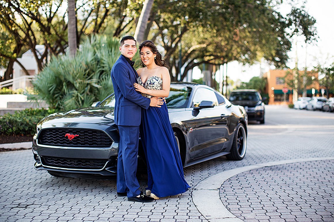 Hunter_DP's tweet photo. Just before heading out to a magical night... #Prom2017 #broward #photoshoot #prom #Hunter_DP https://t.co/oVV3yzPByE
