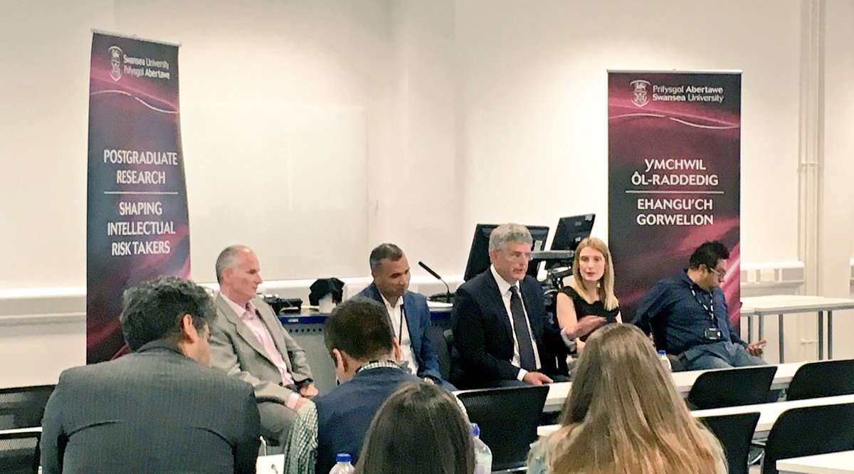 rachelle_barlow's tweet photo. Fantastic publications panel this afternoon. Lots of helpful advice for our #SoMPGR students @PGRSwansea https://t.co/4Nixrhpbjo