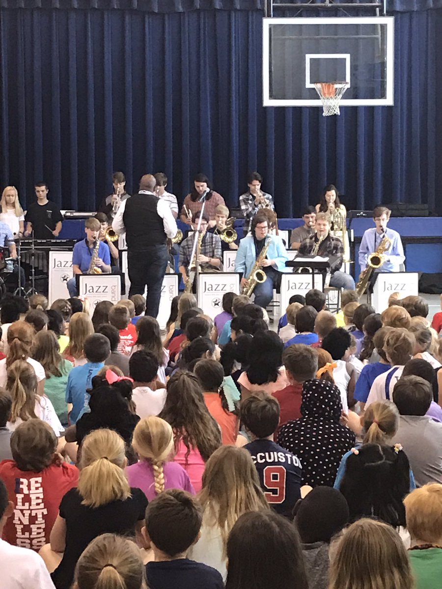 vhewHauser's tweet photo. West 2 and 3 graders entertained by VHHS jazz band! https://t.co/Z4XRuh3Dfu