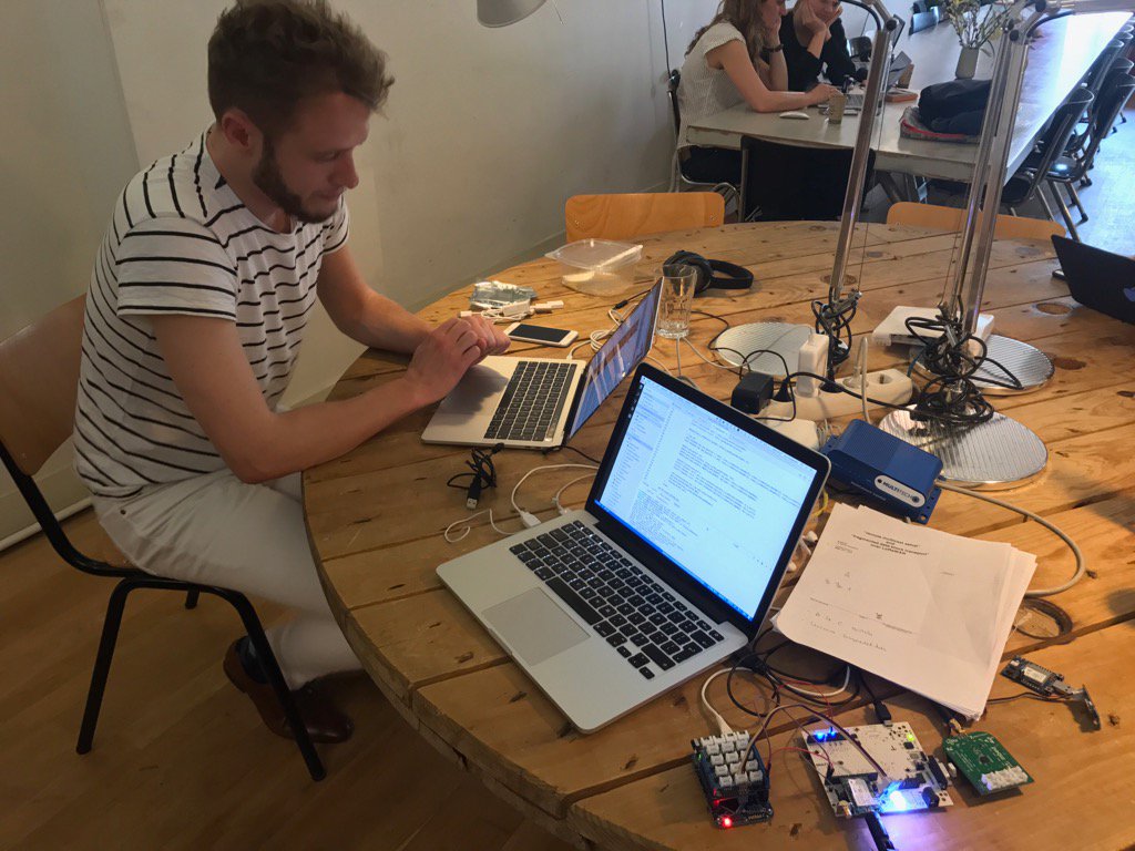 janjongboom's tweet image. Many code. Much Lora. Working on firmware updates for mbed OS 5 over #LoRaWAN with @thethingsntwrk @ARMmbed