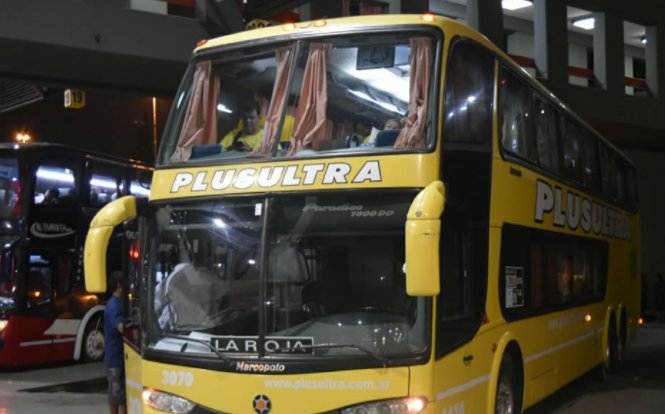 Cba24Ncomar's tweet photo. Crisis de #PlusUltra y #Mercobus.
Trabajadores interurbanos, en alerta y con posible paro:
► https://t.co/FWr0AYyryS https://t.co/zEawmIcVTE