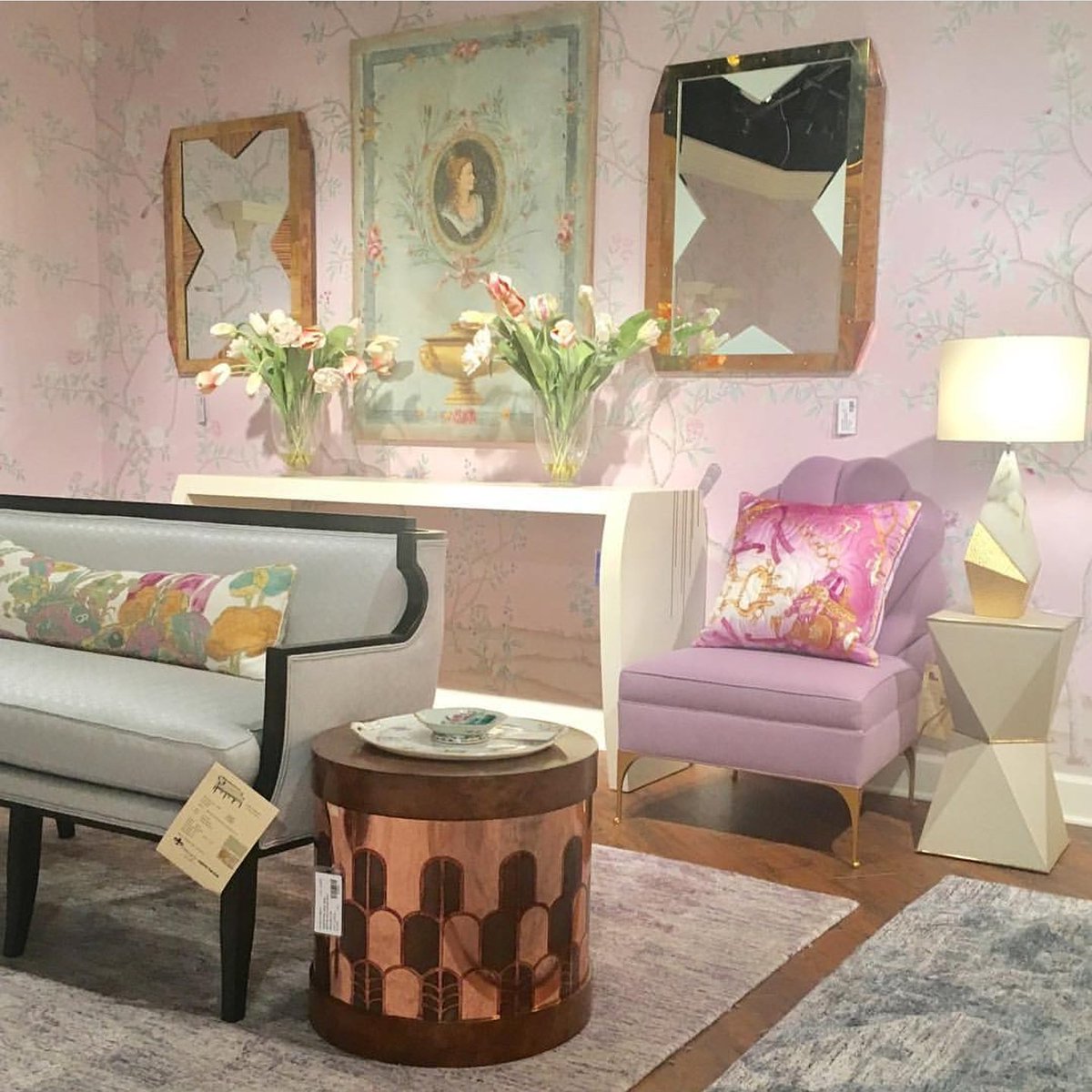 french_heritage's tweet photo. The light side of #FacetCollection... https://t.co/1vnbiRZLAn #hollywoodglam #decoglam #frenchheritage #hpmkt https://t.co/W48hcrXY9i