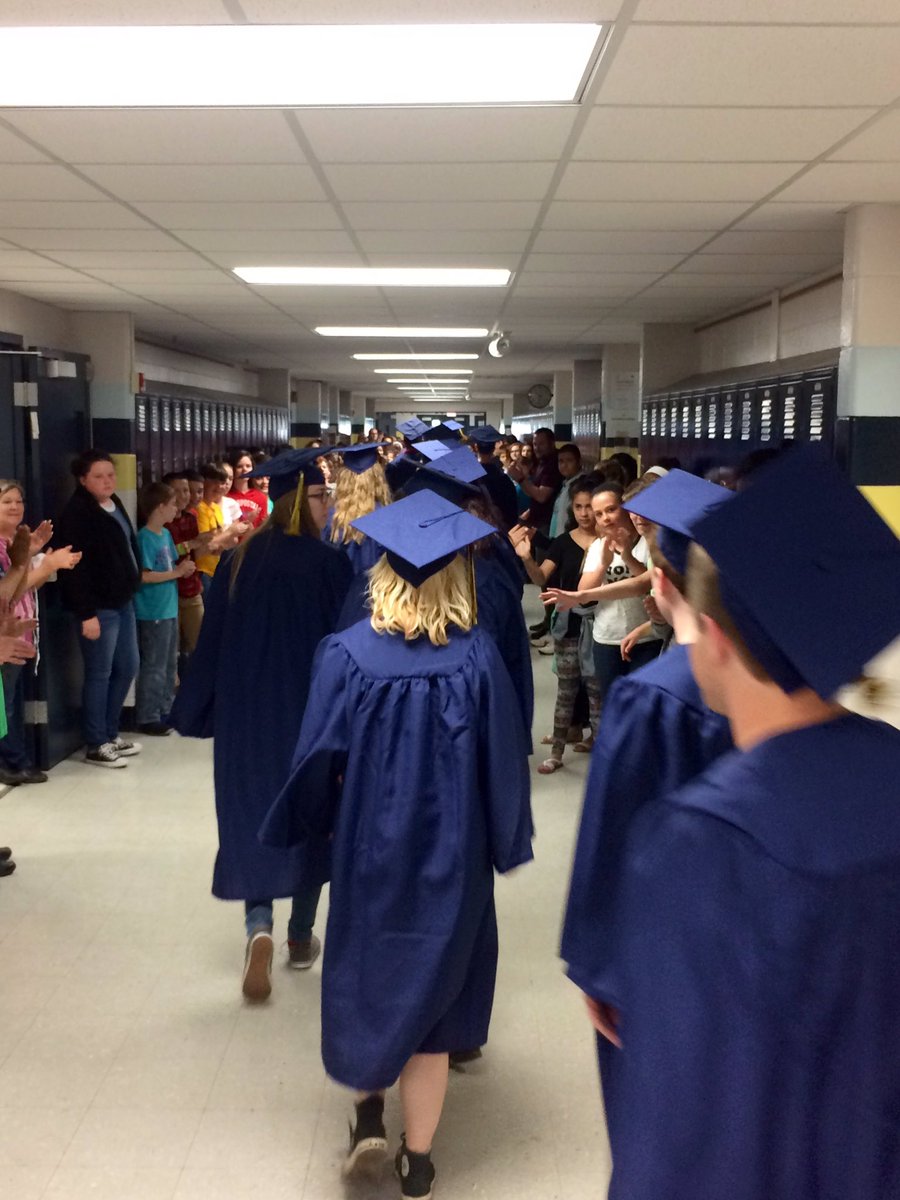 SCHS_CCC's tweet photo. #SCHSClass2017 #GradWalk Last Stop @EastMSMissiles @Rocket_Guidance @RocketPrincipal @shelbycountysch https://t.co/sN4kS89ooz