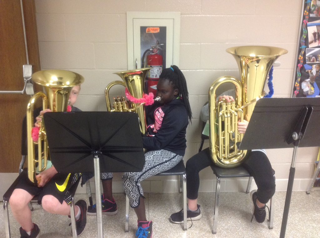 BandisGrand's tweet photo. #FoyerFest #beach #5thgrade #Band #westsidestory @BandIsBrainFood @WVBulldogs https://t.co/FT4MKh18ZU