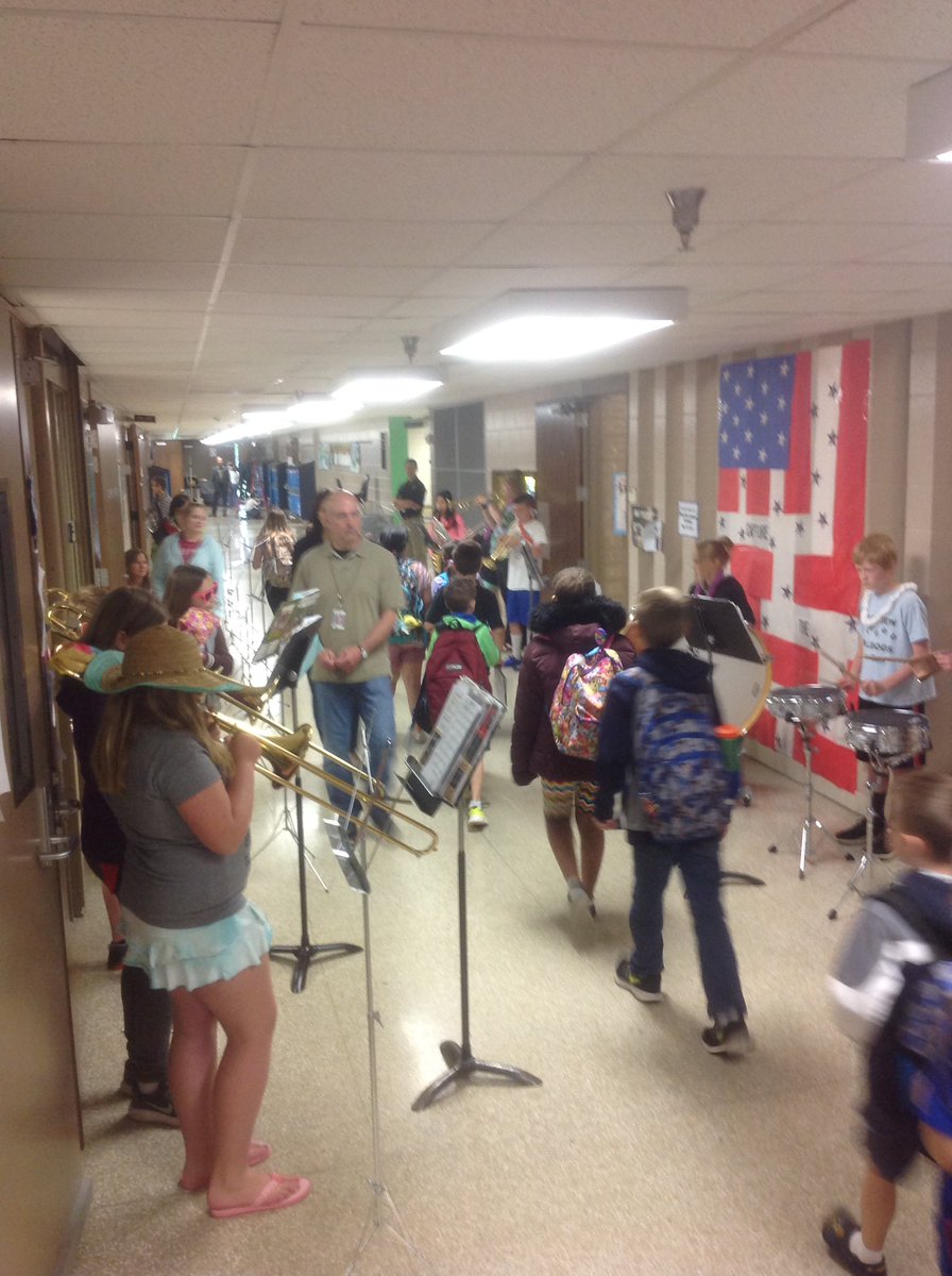 BandisGrand's tweet photo. #FoyerFest @WVBulldogs #beach #5thgrade #Band @BandIsBrainFood #westsidestory https://t.co/cCqlTxMiFJ