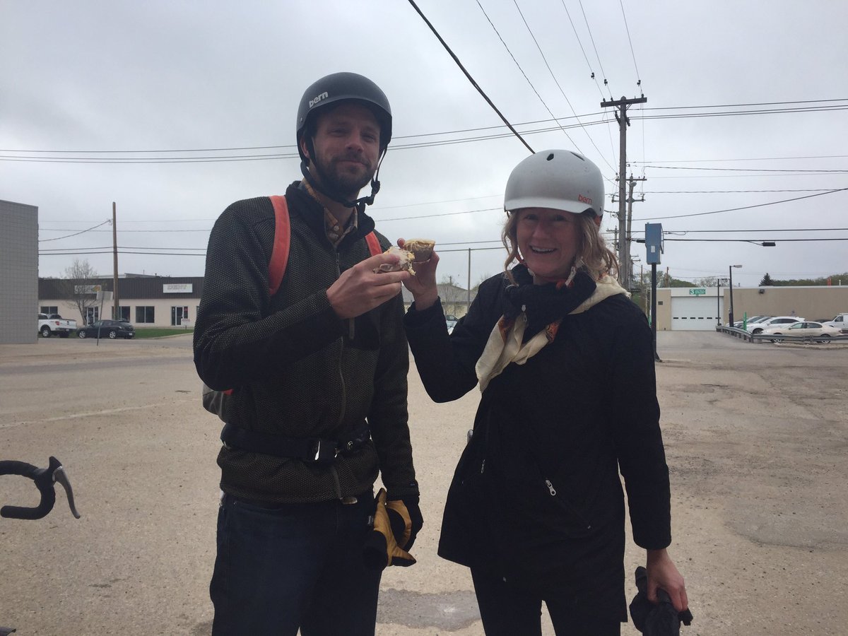 samkben's tweet photo. 6 commuter stations, cold hands, warm heart from this amazing bike community! @CowboyPacino #BiketoWorkWeek #btwyxe https://t.co/PSCIqtLANC