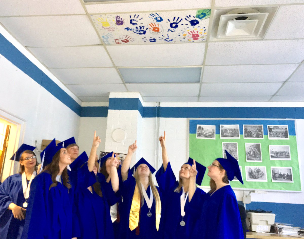 BryantSchool1's tweet photo. The Bryant graduating class of 2013 are now seniors at NSM. Time has flown by since they left their hand prints. Congrats class of 2017! https://t.co/ibn7uAjeuq