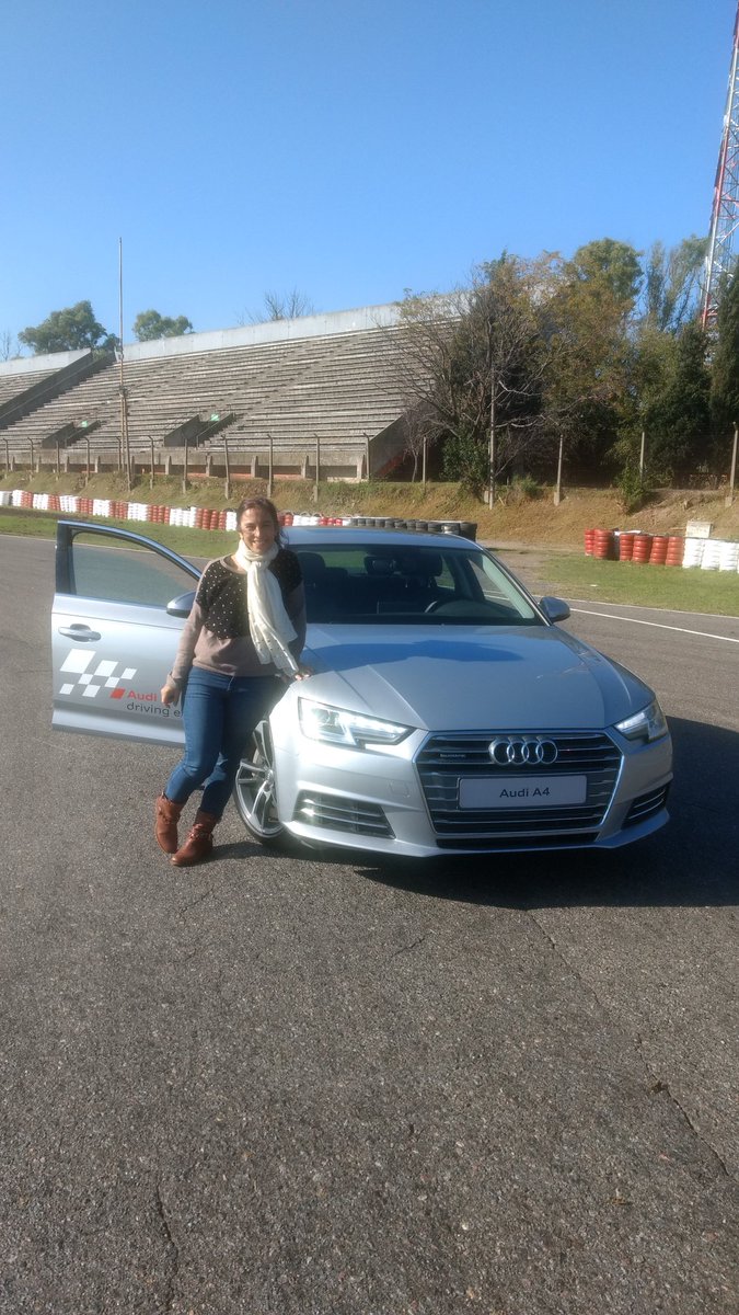 cinperazo's tweet photo. Probando un Audi en el lanzamiento del @Hyundai_AR https://t.co/uCgHcjM3Rb