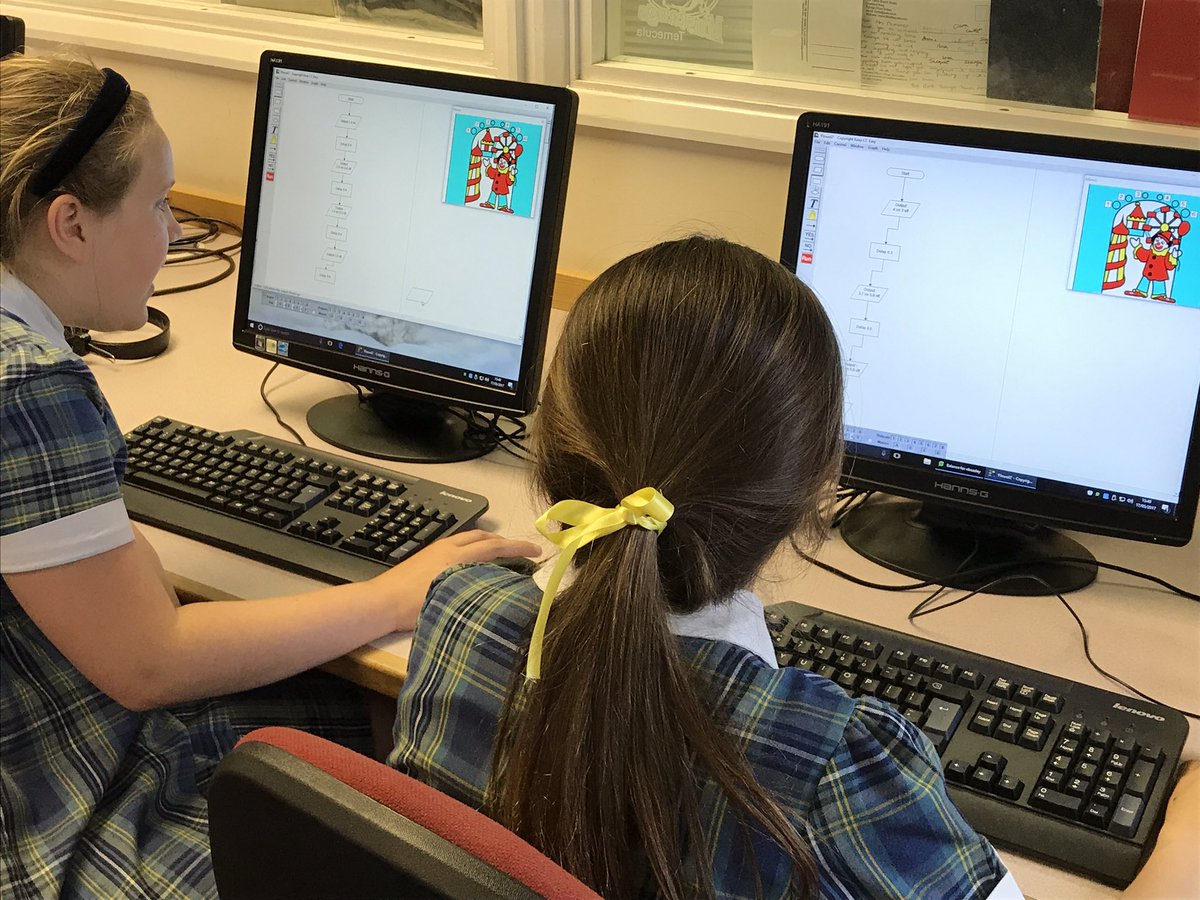 NDS_COMPUTING's tweet photo. #year5 love a challenge & this one is all about light displays! #Flowol #computing #sequences #outputs #control #programming #logical https://t.co/T7t3xdngu9