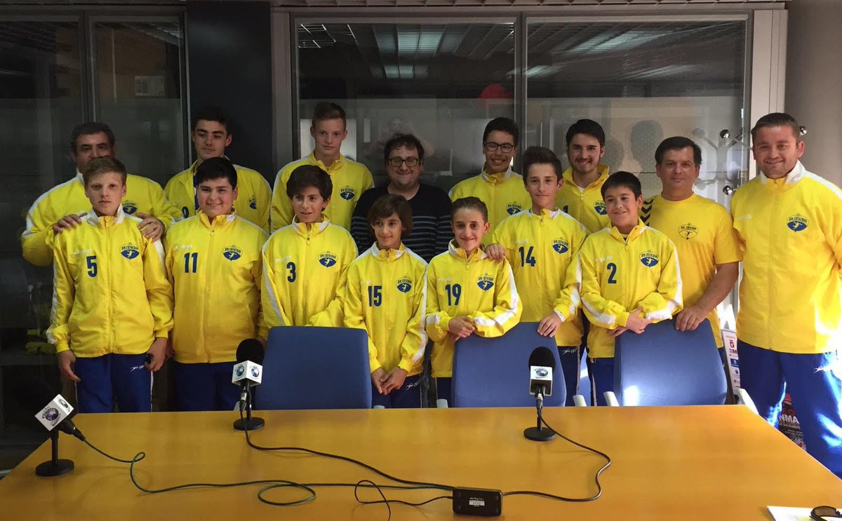 fedmadridbm's tweet photo. @BalonmanoSafa @bmalcobendas @PasionBM @AlfreDominguez @RFEBalonmano @ComunidadMadrid ¡Así estaba el estudio de #RadioFMBM! No te pierdas el programa 11 con los protagonistas del #BalonmanoMadrileño 👉 https://t.co/0cR6nqyCCw https://t.co/x9O0T0tUQC