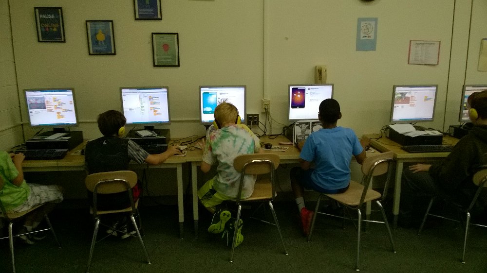 Last two days of focus areas. 5th graders finishing up their #Scratch projects &amp; #Bitsbox app creations #oneconn