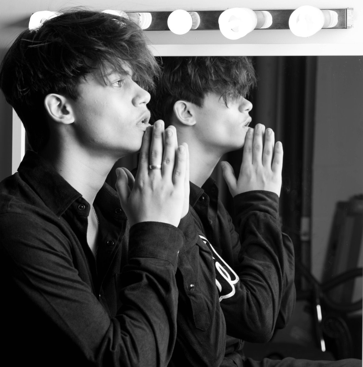 HarrisJOfficial's tweet photo. It's Coming
6 Days... 23/05/17
#SaveMeFromMyself https://t.co/L6ETfKstH1