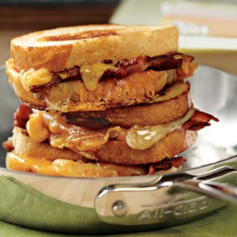 #Striplings Smoked Bacon adds a fresh twist to this classic favorite! #GrilledCheese 

ow.ly/TpLb30bBm42