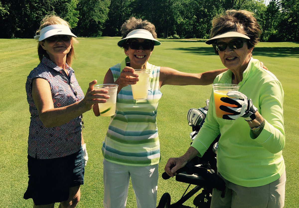 CCTerreHaute's tweet photo. Surprise &amp; Delight struck the 9 hole ladies this morning with mimosas and margaritas! https://t.co/fni0v3WYnZ