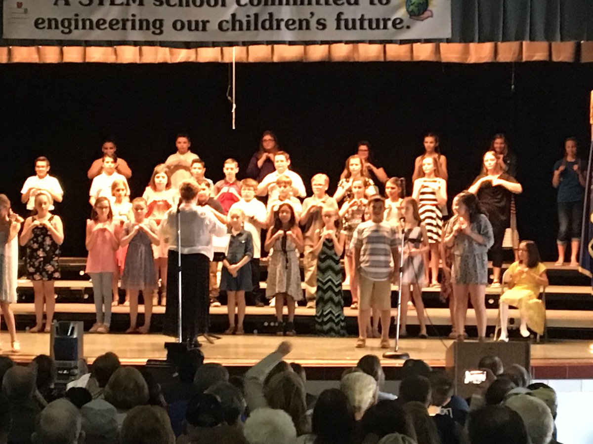 Another entertaining concert w/ the <a href="/Stewart_BSD/">StewartElementaryBSD</a> 5th grade band &amp; choir! Great performance! Thank you Ms Corsi and Mr Pagnotto! @BSDBucs