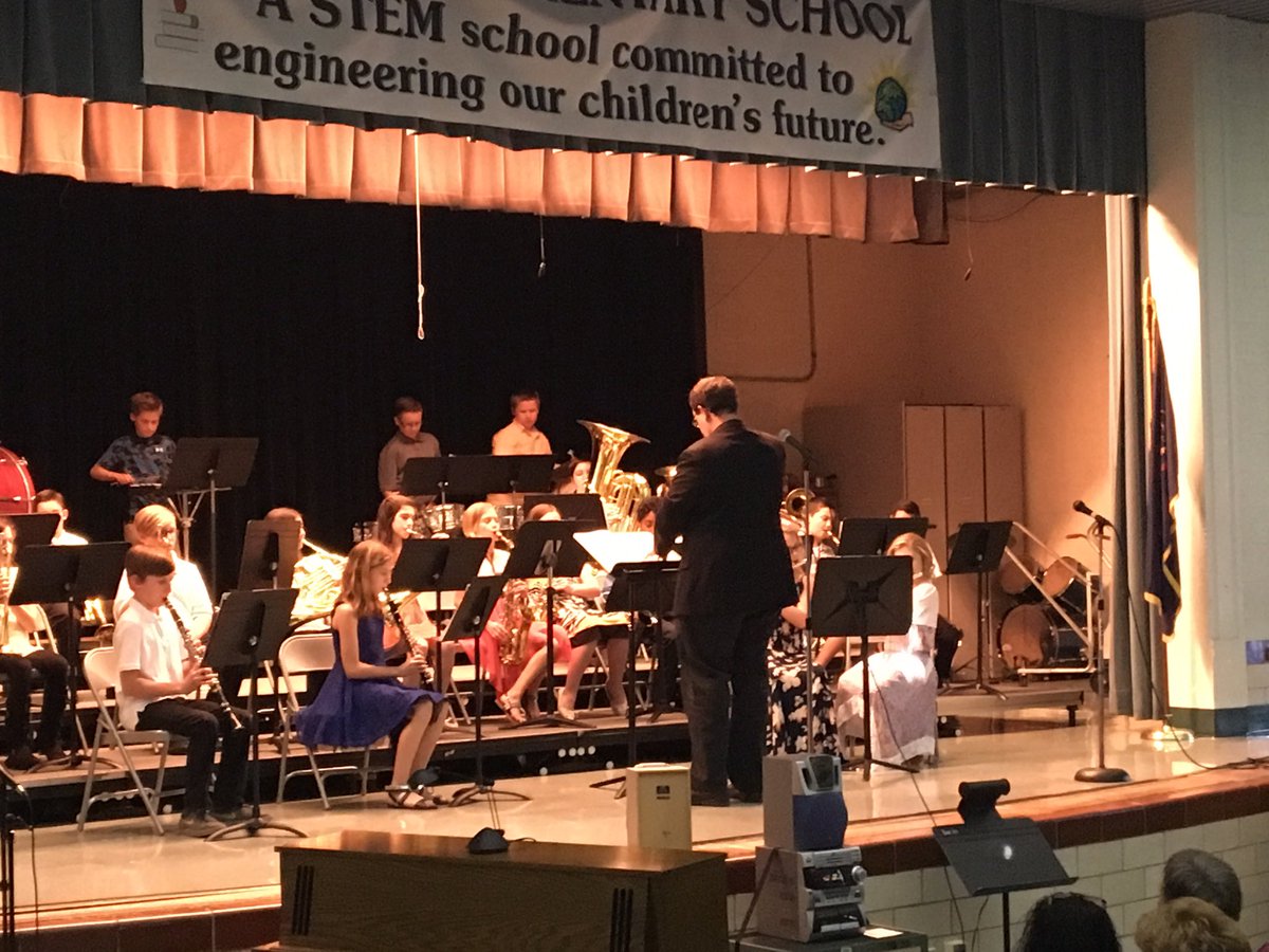 gegnor's tweet photo. Another entertaining concert w/ the @Stewart_BSD 5th grade band &amp; choir! Great performance! Thank you Ms Corsi and Mr Pagnotto! @BSDBucs https://t.co/g365h19dLW