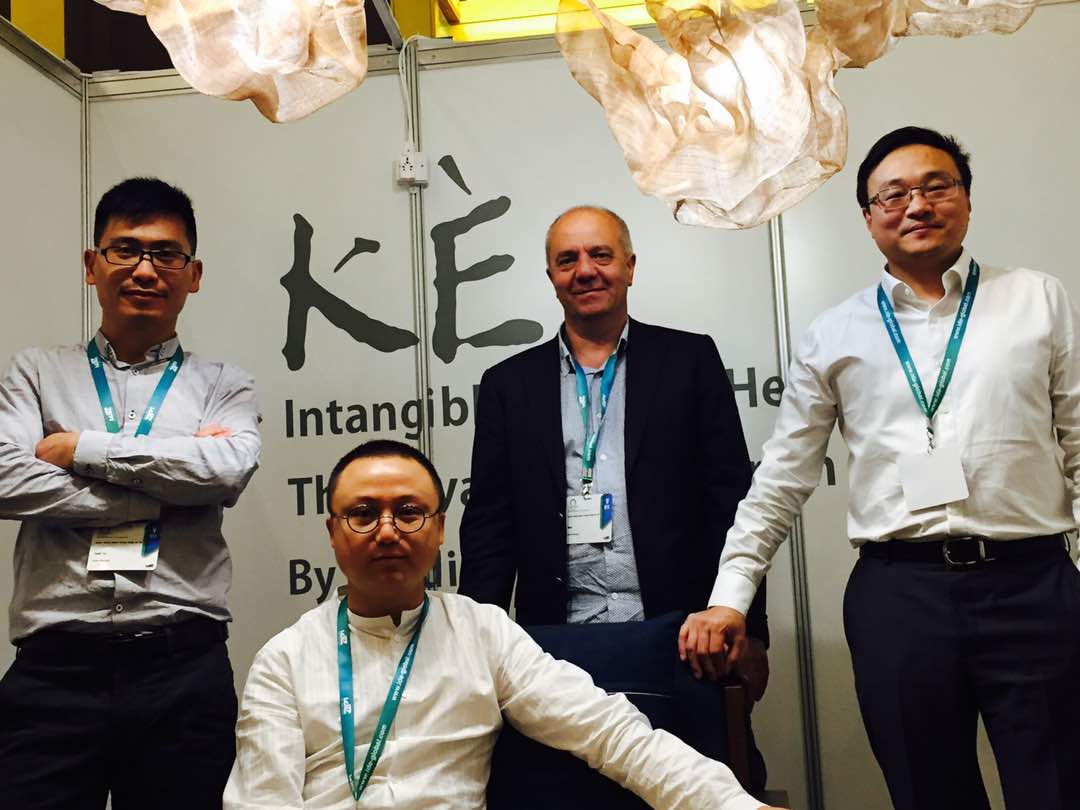 IDE_Initiatives's tweet photo. KE, Platinum Partners of the Hotelier Summit Middle East, proud display their intricate Chinese tapestry https://t.co/MKG3I1UU7r