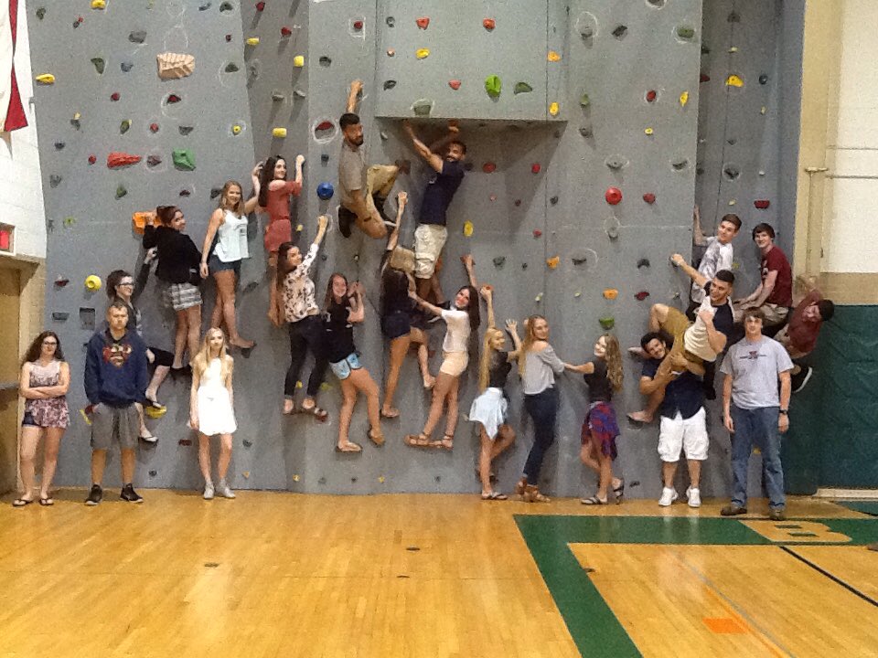 700NorthGym's tweet photo. 😪😪😪 #bdadventures Classes said "good bye" to the climbing wall today! #newgym #newwall #timtoo #alumniclimbingnite https://t.co/XPALfoj2Vt