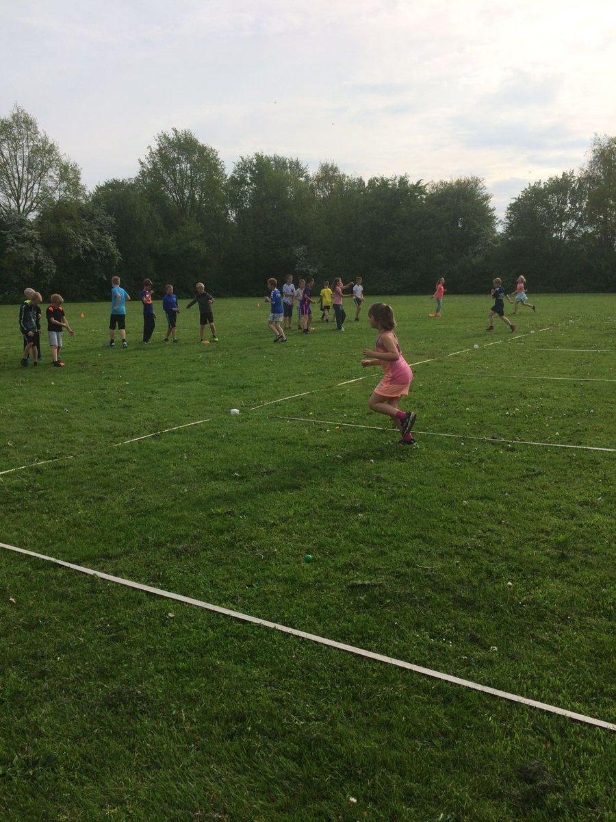 Groepen 6 krijgen clinic #keatsen <a href="/SportFryslan/">Sport Fryslân</a> #fryskewike Kennismaken met Fryske sporten! <a href="/knkb/">Koninklijke Nederlandse Kaatsbond</a>