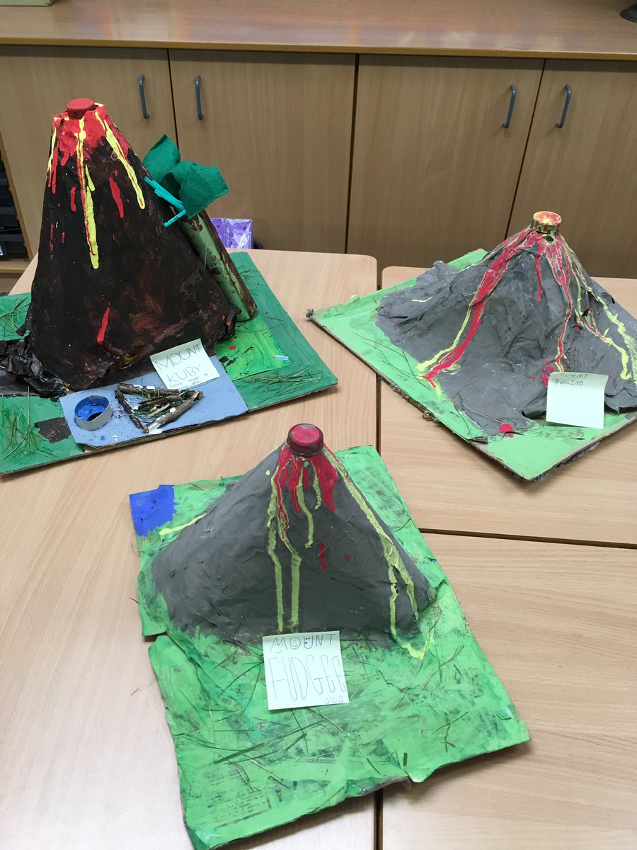 OustonPrimary's tweet photo. 6Pi erupted into creativity - look at our fantastic volcanoes! 🌋👌#teamwork #art #masterpiece https://t.co/pFwzAuWJ2u