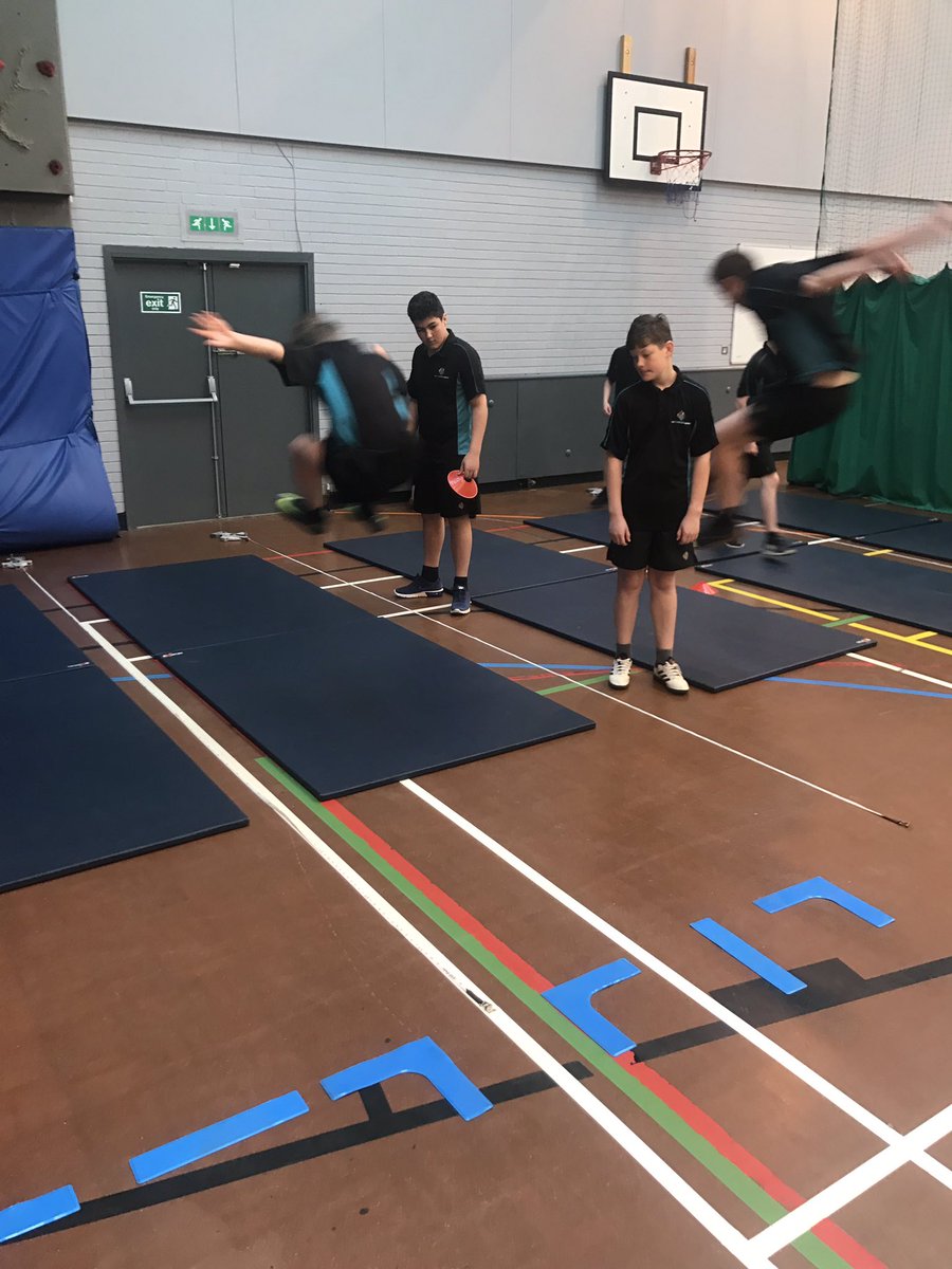 Ellerby_17's tweet photo. Awful weather means improvising with some wet weather lessons 😫#longjump #wholepartwhole #studentleaderhip #pegeeks https://t.co/cm7VqiGTy9