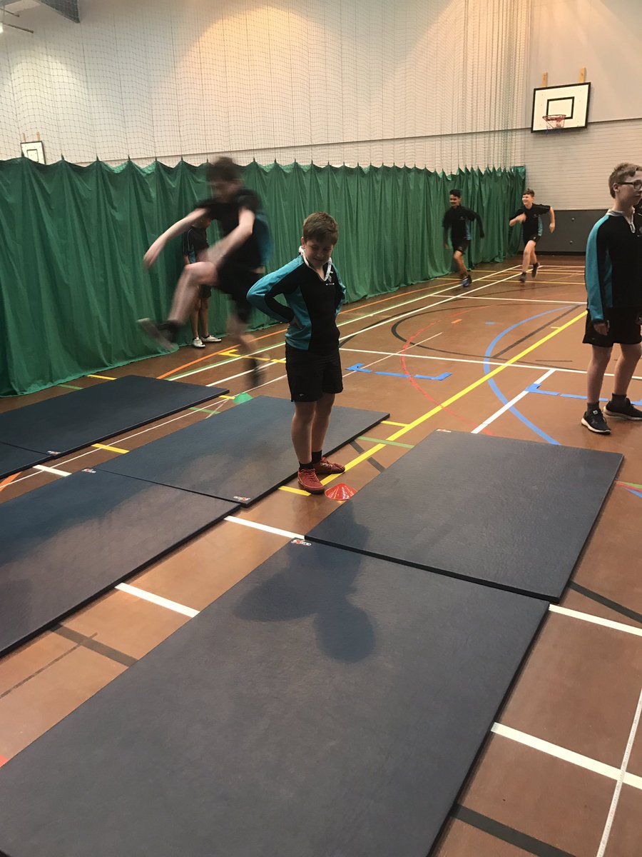Ellerby_17's tweet photo. Awful weather means improvising with some wet weather lessons 😫#longjump #wholepartwhole #studentleaderhip #pegeeks https://t.co/cm7VqiGTy9