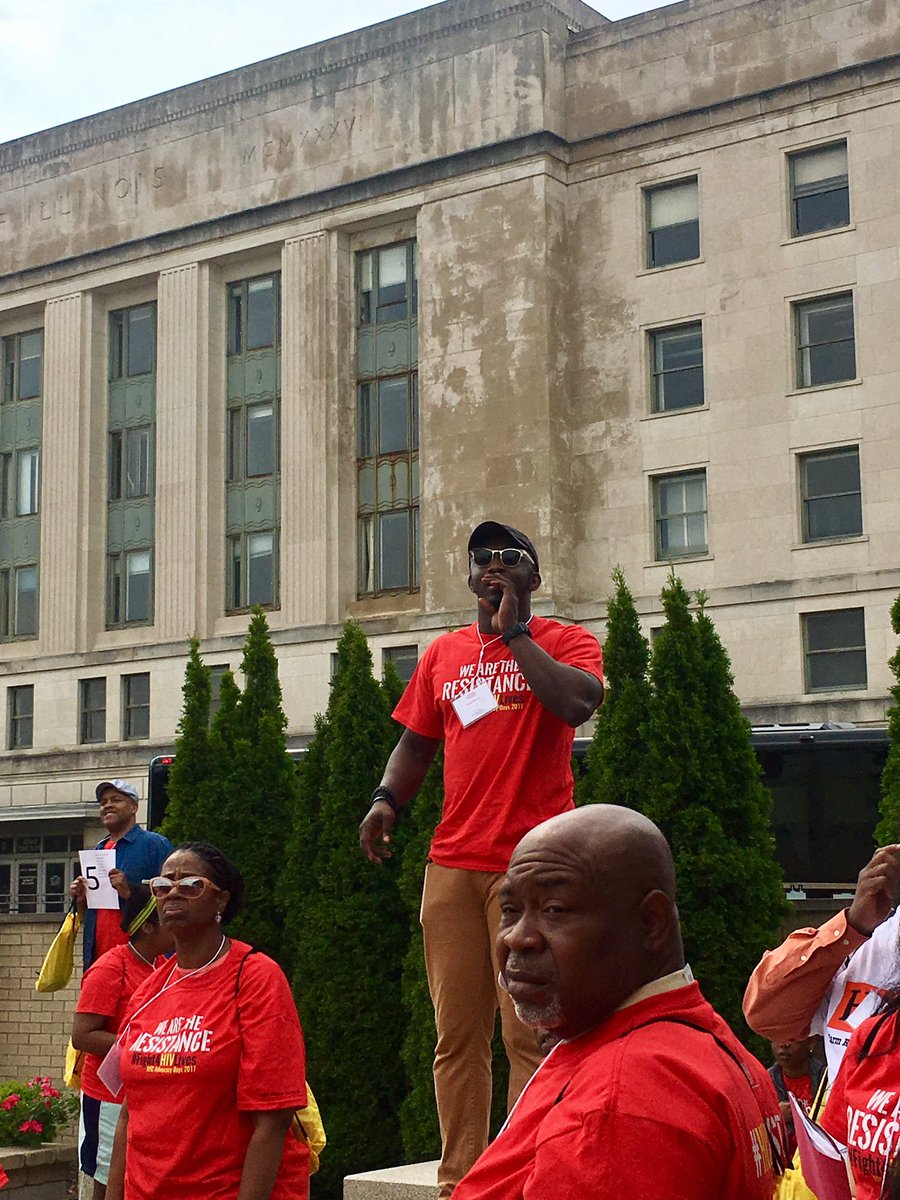 AIDSChicago's tweet photo. . @brotherMADDMAXX organizing the troops #HIVResists #Fight4HIVLives https://t.co/SdCt4hUtTV