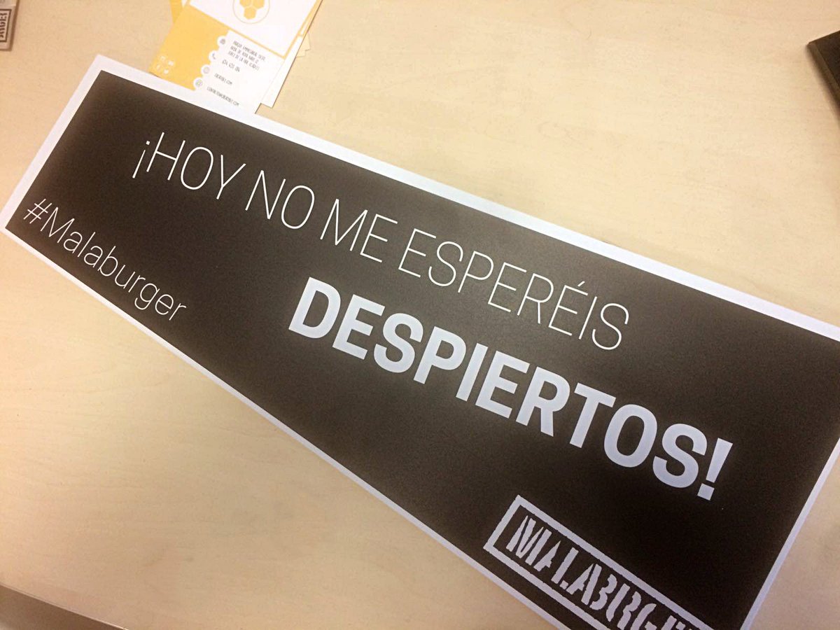 CreatiBee's tweet photo. Hoy podrás ver este PVC de #Malaburger por la Feria... ¡no pierdas la oportunidad de fotografiarte! #print #feriadelcaballo https://t.co/ZIl6rvYicl