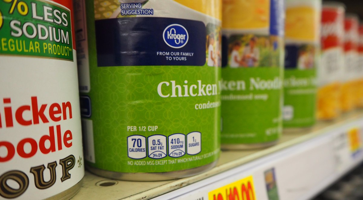 FactsUpFront's tweet photo. Crunched for time at the grocery store? Find the #FactsUpFront label right on the front for nutrition info you need! https://t.co/8snUeJbZJr https://t.co/UuihH0JrkH