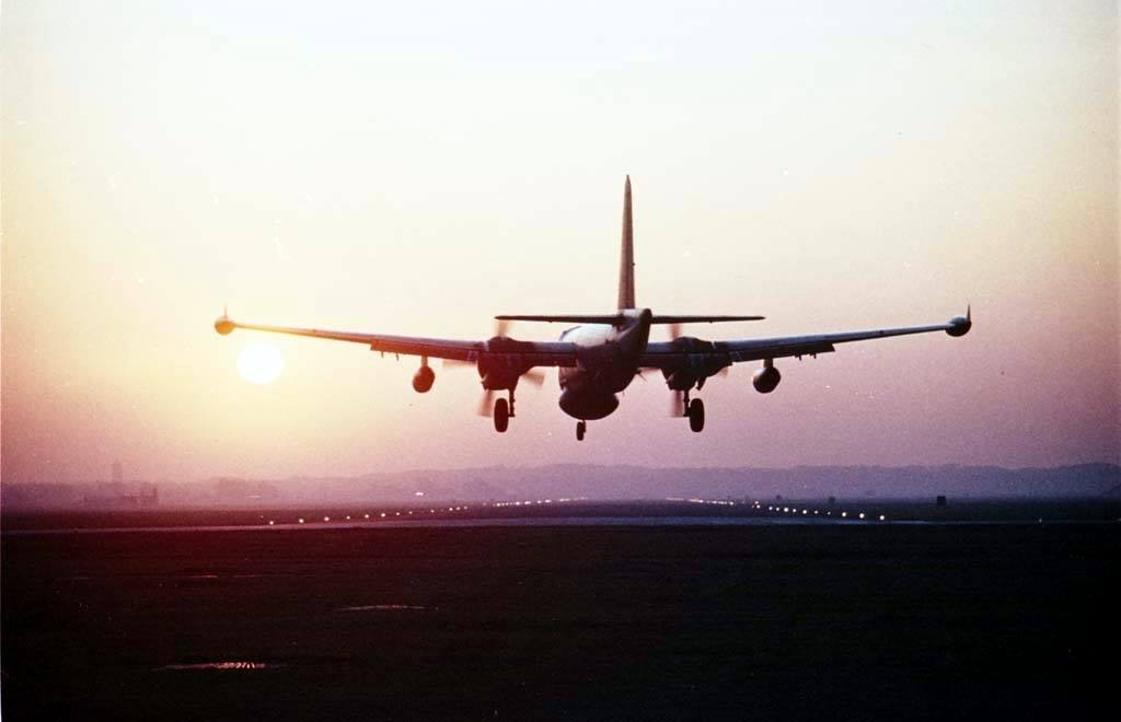 DutchSpace's tweet photo. Off into the sunset at NAS Valkenburg...#MLD #EHVB #Neptune @MLD100jaar @AncientSubHunt @kon_marine https://t.co/t0rD8QxO7Z