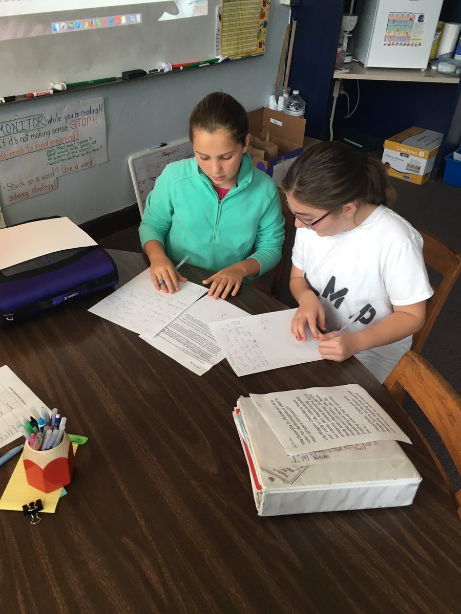 ghcsd_cat's tweet photo. Phase 5 Partner Appreciation creating thank you cards and encouraging notes to Heart2Heart clients #nowastewednesday @LeesTracie @JRCallif https://t.co/9Js1UEz0Rq