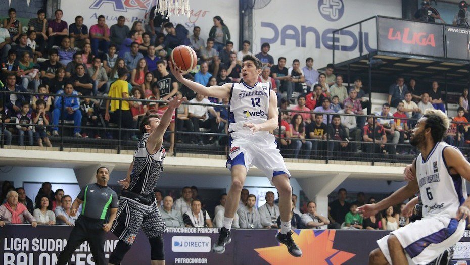 JulianMozo's tweet image. Mi nueva columna para #LNB: la inspiradora historia de #Redivo, con puntos en común con la de Manu. Con 9 opiniones laliganacional.com.ar/laliga/page/no…