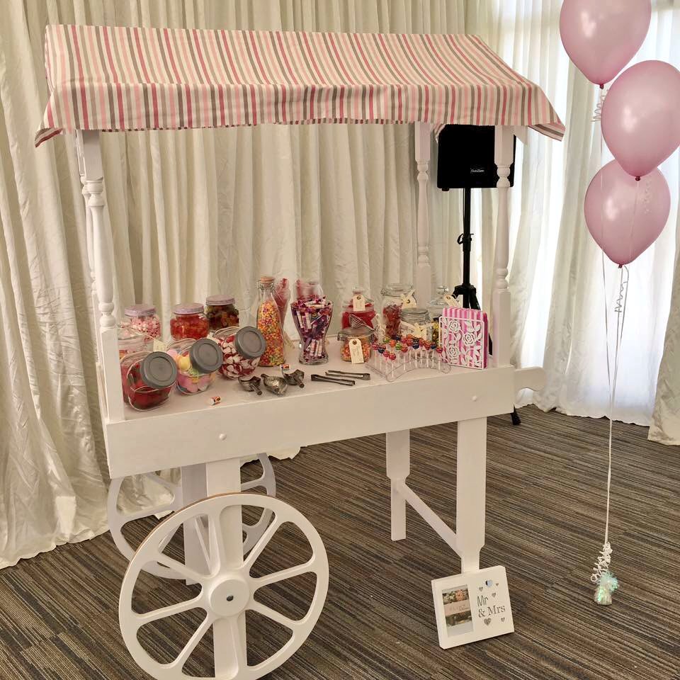 flintandfavours's tweet photo. Candy cart hire #Oxfordshire #Weddings #party #sweets #candycart #hire https://t.co/pAwoPgujum